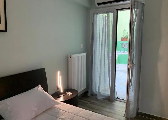 Cozy Apartment Metaxourgeio Greendom