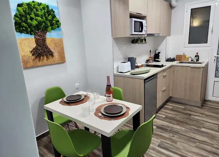 Cozy Apartment Metaxourgeio Greendom